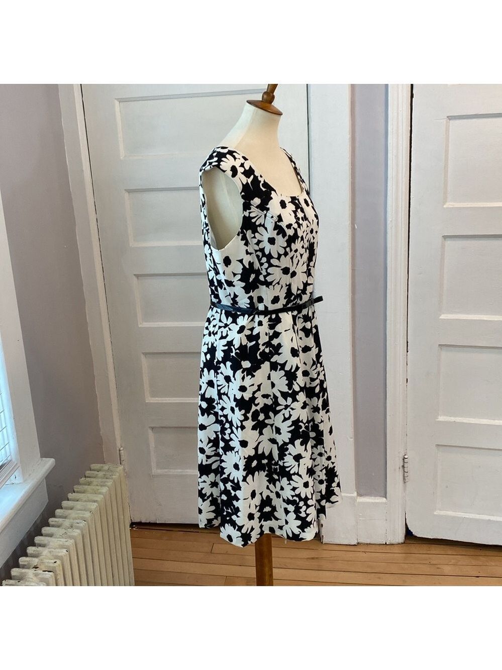 Kasper Sleeveless Black & White Floral Print A-line Dress, Size 14 - Picture 9 of 14